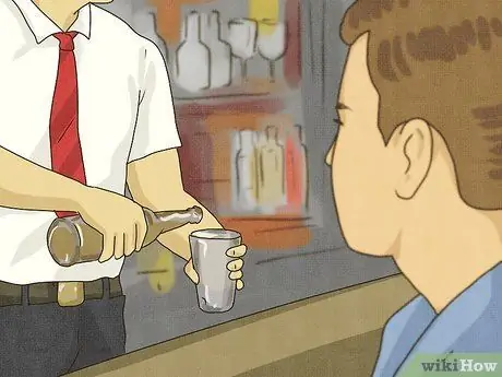 Впервые выпить на вечеринке Шаг 6