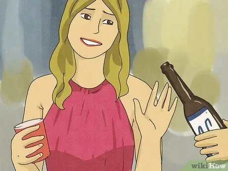 Впервые выпить на вечеринке Шаг 8