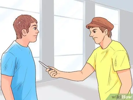 Защита от атаки ножом, шаг 1