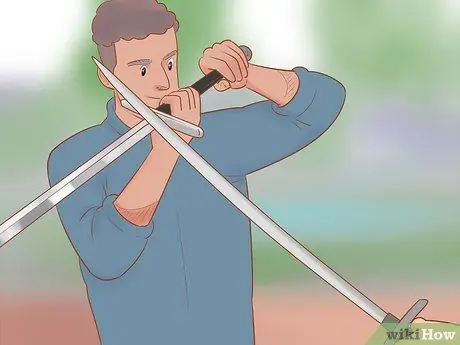 Выиграйте бой на мечах, шаг 8