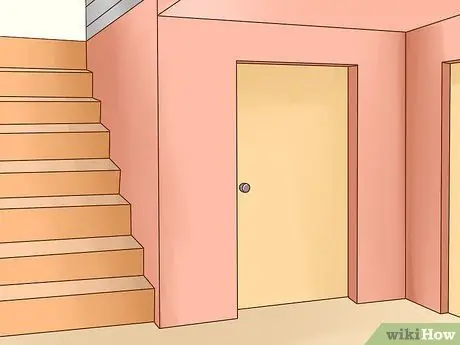 Разобраться со взломщиком, ворвавшимся в ваш дом, шаг 1