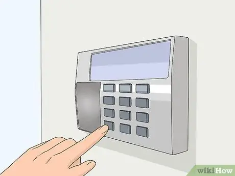 Разобраться со взломщиком, ворвавшимся в ваш дом Шаг 20