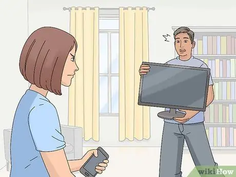 Разобраться со взломщиком, ворвавшимся в ваш дом Шаг 7