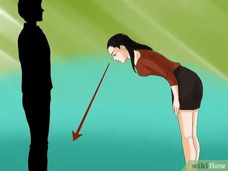 Вежливо поклониться Шаг 4