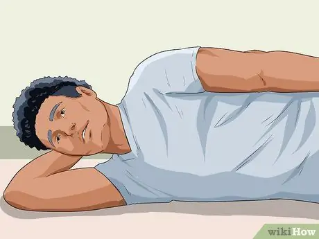 Сделайте растяжку передних бедер стоя, шаг 7