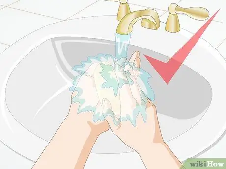 Очистите аквариумные украшения Шаг 15