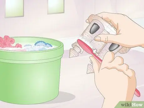 Очистите аквариумные украшения Шаг 9