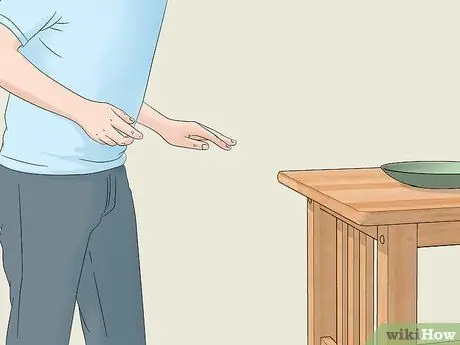 Поймать муху руками Шаг 5