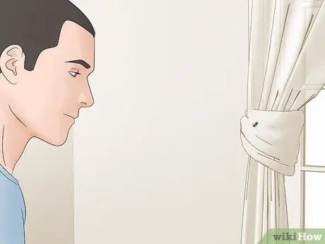 Поймать муху руками Шаг 4