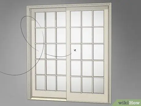 Поймать муху руками Шаг 2