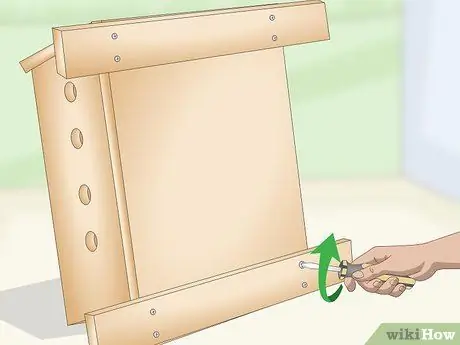 Повесьте домик для летучей мыши Шаг 11