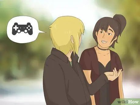 Попросите парня пригласить вас на свидание Шаг 3