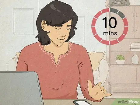 Сопротивляйтесь желанию написать сообщение о своей любви, шаг 1