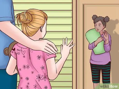 Убедите маму позволить вам переночевать Шаг 12