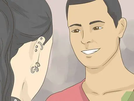 Привлечь девушку-готку Шаг 12