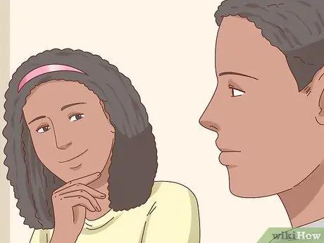 Как узнать, влюблена ли девушка в вас Шаг 1