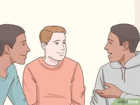 Как узнать, влюблена ли в вас девушка Шаг 17