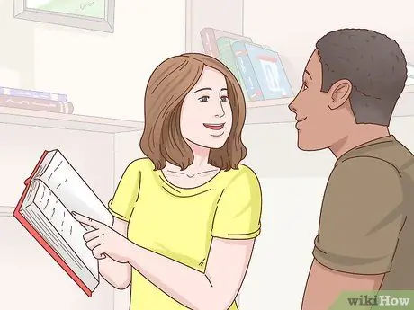 Как узнать, влюблена ли в вас девушка Шаг 5