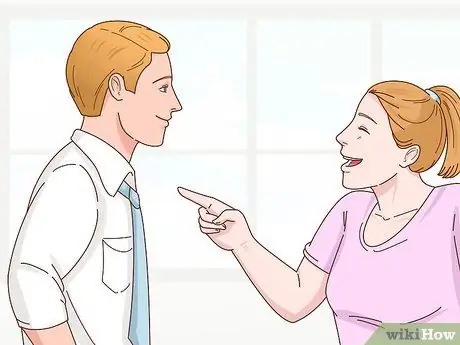 Как узнать, влюблена ли в вас девушка Шаг 9