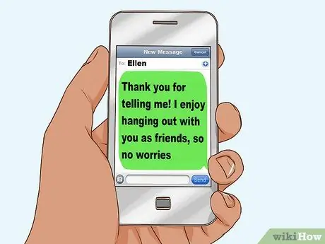 Скажите девушке, что она вам нравится, с помощью текстового сообщения. Шаг 13