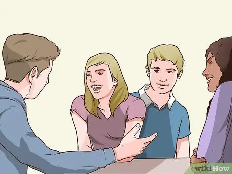 Скажите девушке, что она вам нравится, с помощью текстового сообщения, шаг 2