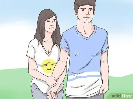 Скажите девушке, что она вам нравится, с помощью текстового сообщения. Шаг 3