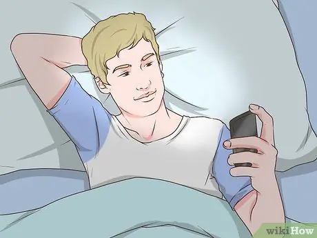 Скажите девушке, что она вам нравится, с помощью текстового сообщения. Шаг 7