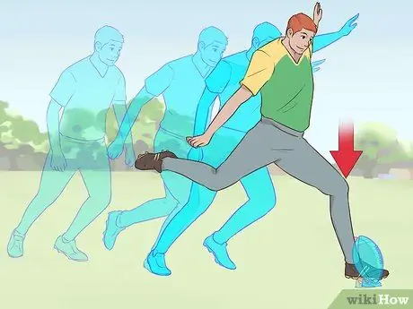 Ударьте по футболу Шаг 5