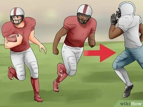 Играть вне полузащитника Шаг 4