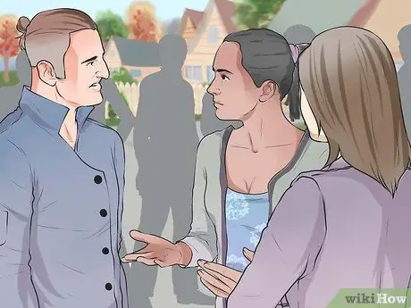 Поговорите с девушкой в группе. Шаг 14