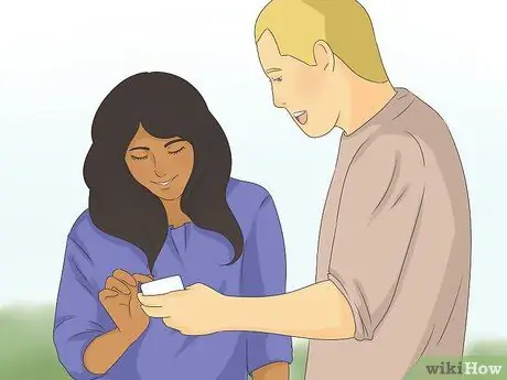 Поговорите с понравившейся девушкой Шаг 10