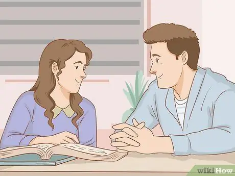 Сделайте комплимент парню за его личность Шаг 10