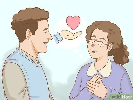 Сделайте комплимент парню за его личность Шаг 2