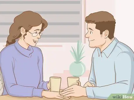 Сделайте комплимент парню за его личность Шаг 3