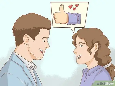 Сделайте комплимент парню за его личность Шаг 6