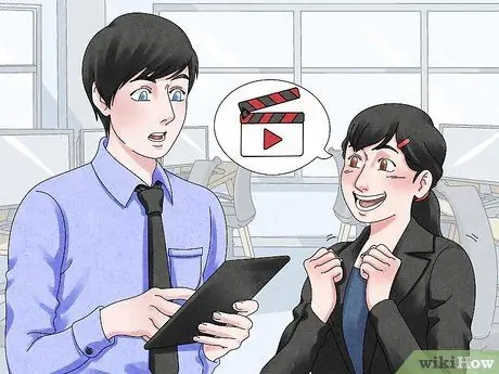 Подсказки о том, что кто-то влюблен в вас Шаг 6