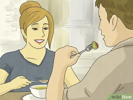 Что делать, если ваш партнер не умеет вас утешать Шаг 13