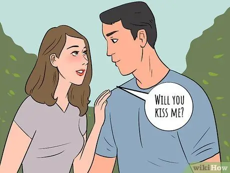 Подсказка для поцелуя от парня Шаг 3