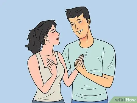 Подсказка для поцелуя от парня Шаг 7