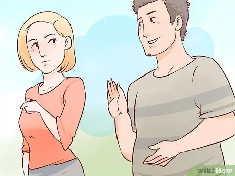 Добейтесь того, чтобы вы понравились девушке, когда ей неинтересны отношения Шаг 3