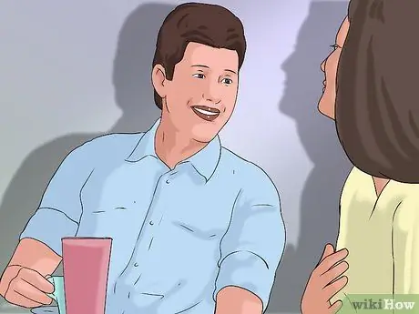 Флиртуйте с любимым человеком в средней школе, шаг 7