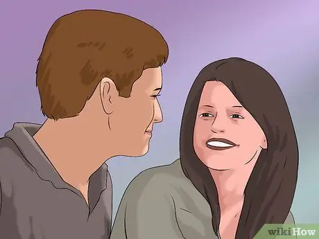 Флиртуйте с любимым человеком в средней школе, шаг 5