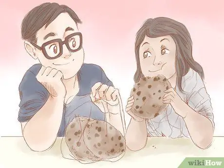 Определите, нравится ли вы парню больше, чем друг Шаг 6