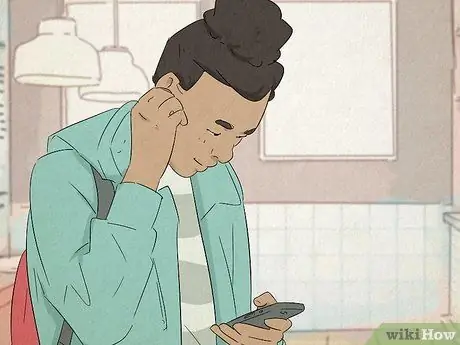 Сообщите, проверяет ли вас девушка с помощью текстов Шаг 1