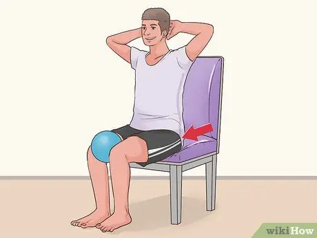 Выполните упражнение сидя-стоя, шаг 2