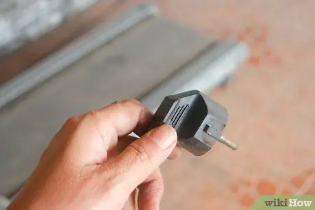 Смазка деки беговой дорожки Шаг 1