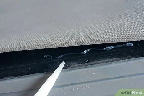 Смажьте деку беговой дорожки Шаг 2