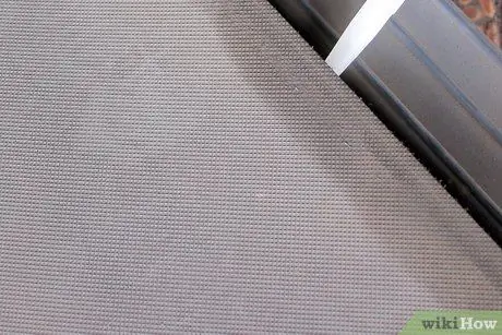 Смажьте деку беговой дорожки Шаг 4