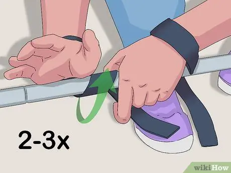 Используйте ремни для становой тяги Шаг 6