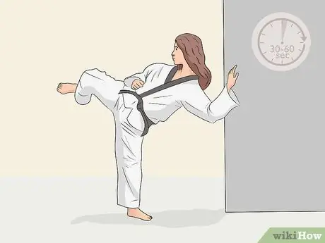 Удар ногой (в боевых искусствах) Шаг 8